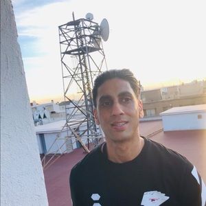 Meet your Posher, Navindra